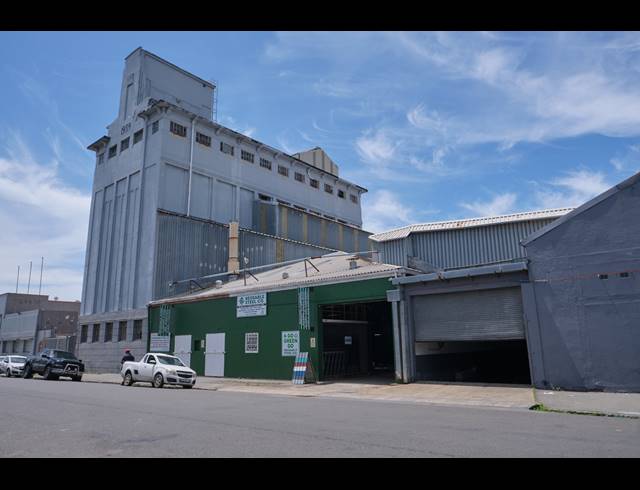 3,421M² WAREHOUSE FOR SALE IN ARCADIA